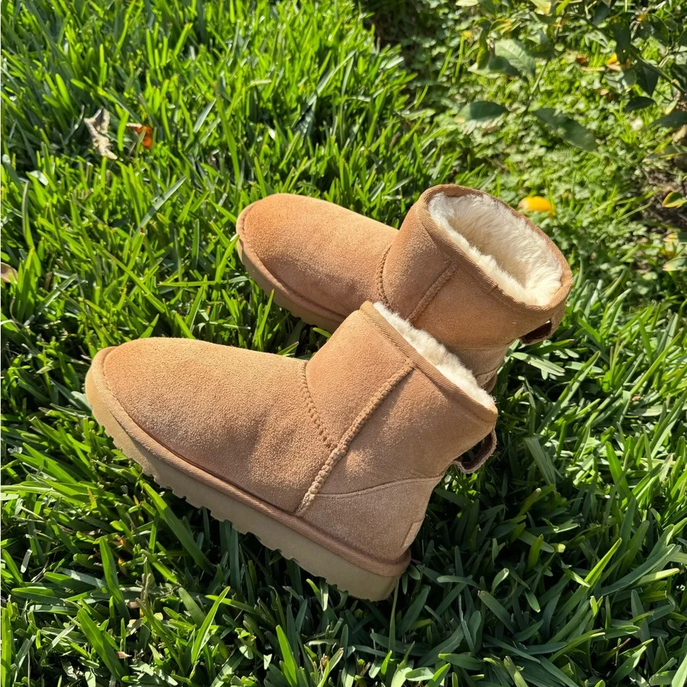 UGG mini Classic II chestnut winter boots size 5 women
